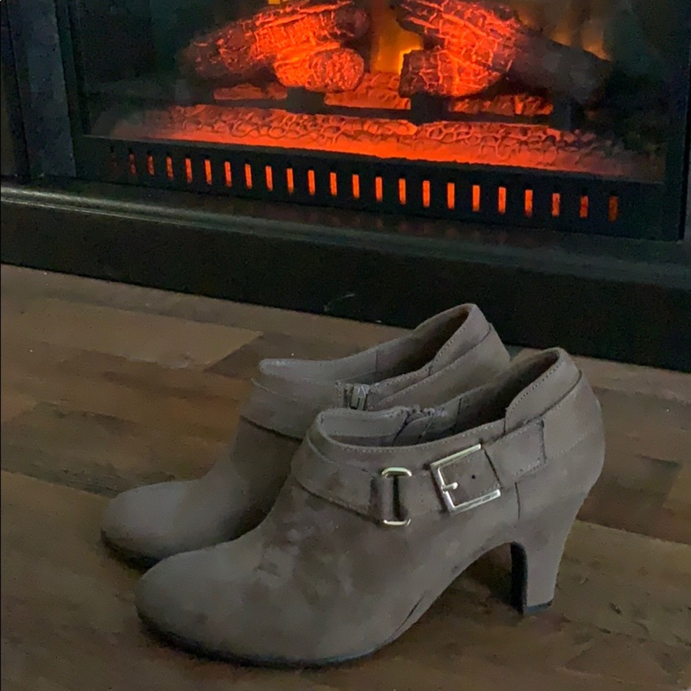 Brown Suede Aerosoles Booties